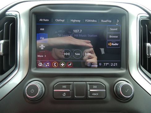 Used 2021 Chevrolet Silverado 1500 RST AWD/4WD image 28