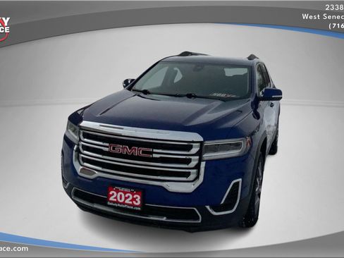 Used 2023 GMC Acadia SLE w/ Driver Convenience Package image 2