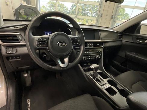 Used 2018 Kia Optima LX image 13
