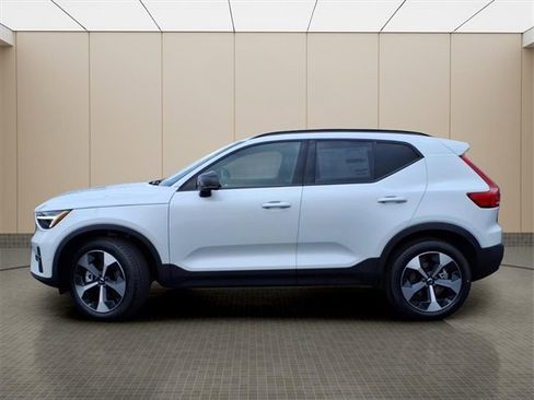 New 2026 Volvo XC40 B4 Plus w/ Protection Package Premier image 5
