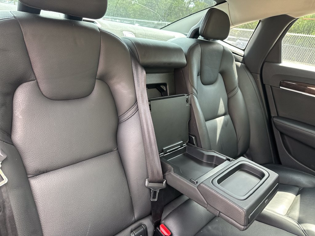 Used 2018 Volvo S90 T5 Momentum w/ Convenience Package FWD image 18