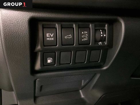 Used 2025 Subaru Forester Limited image 34