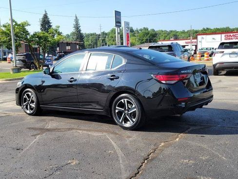 Used 2024 Nissan Sentra SV FWD image 3