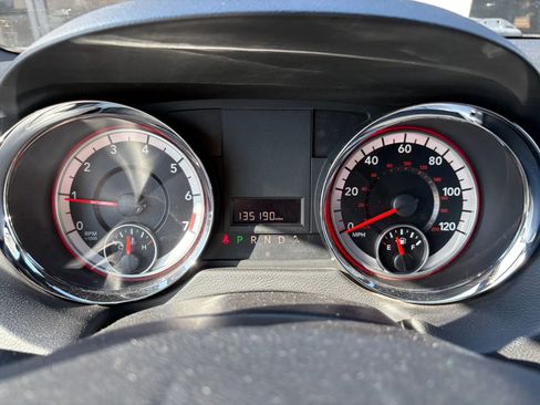 Used 2016 Dodge Grand Caravan SXT image 26