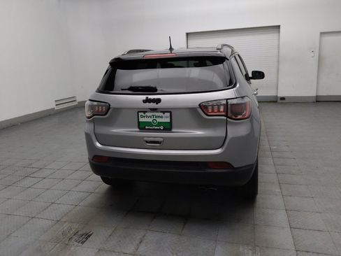Used 2018 Jeep Compass Latitude FWD image 7