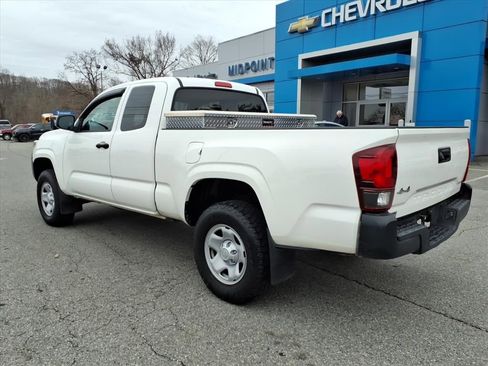 Used 2020 Toyota Tacoma SR image 6