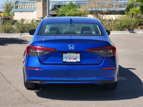 Used 2023 Honda Civic EX image 6