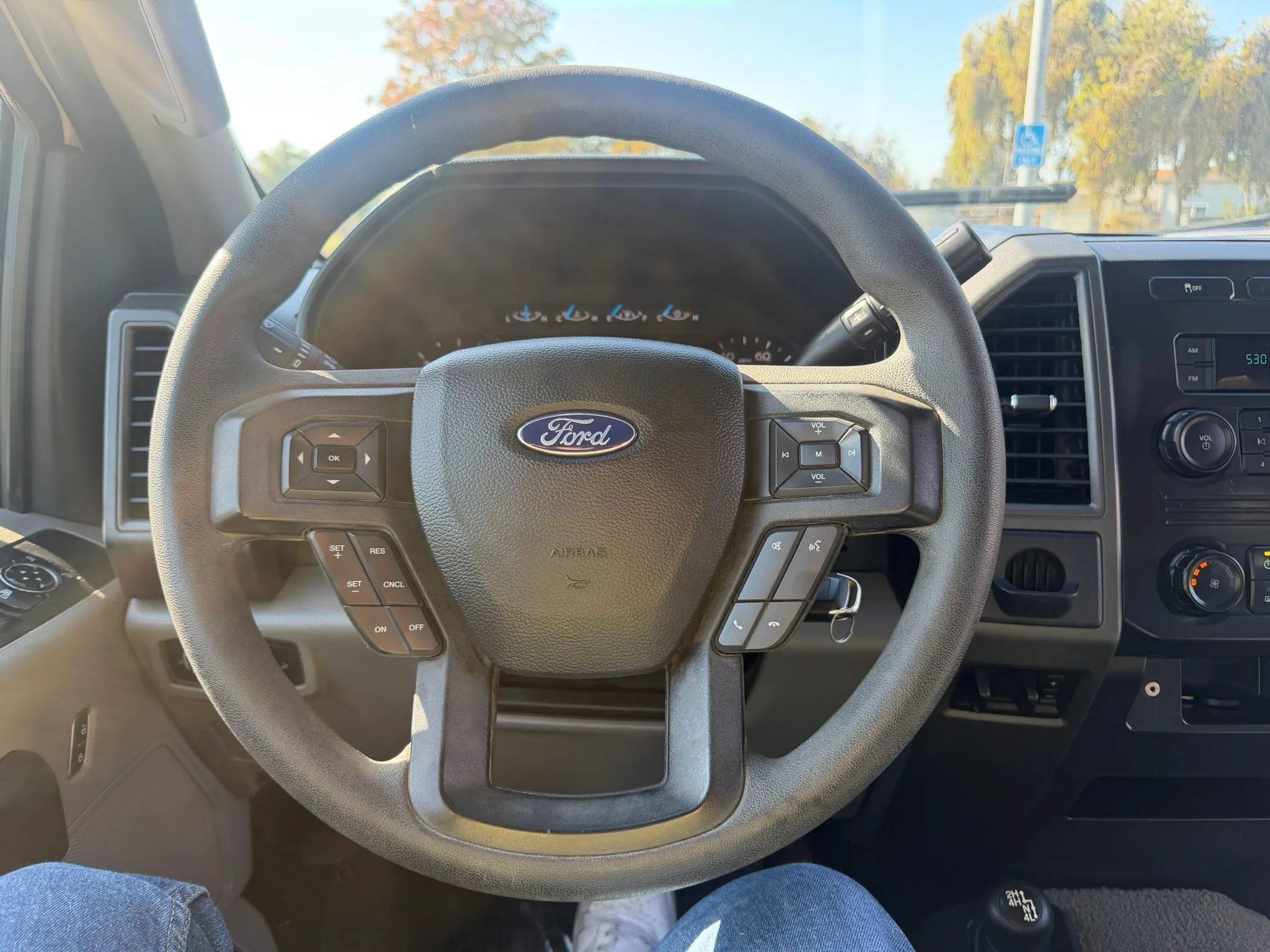 Used 2017 Ford F550 4x4 SuperCab Super Duty w/ Power Equipment Group image 11