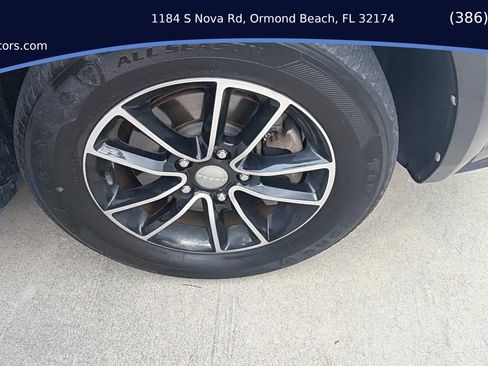 Used 2017 Dodge Journey SE w/ Flexible Seating Group image 16