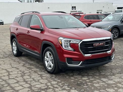 Certified 2023 GMC Terrain SLE w/ Driver Convenience Package image 7