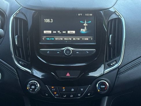 Used 2017 Chevrolet Cruze Premier FWD image 20