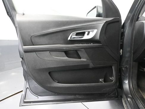 Used 2017 Chevrolet Equinox LT w/ Convenience Package FWD image 17