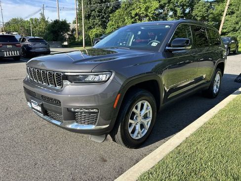 Used 2023 Jeep Grand Cherokee L Limited AWD/4WD image 4