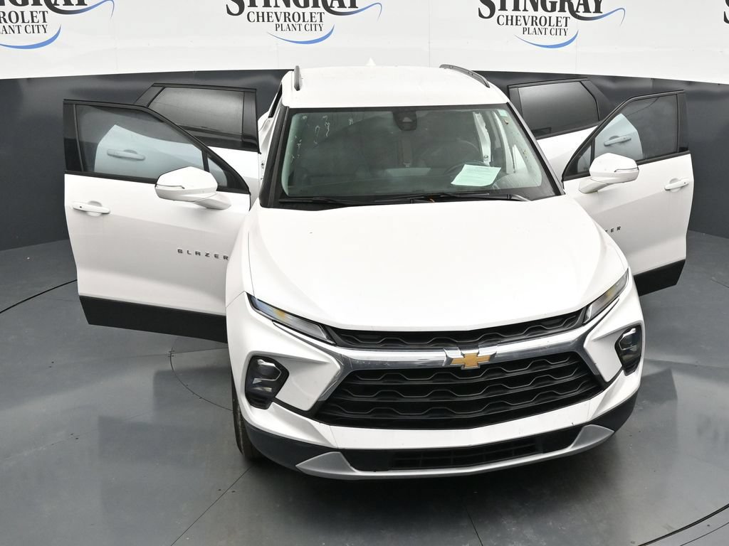 Used 2025 Chevrolet Blazer LT w/ Sound & Technology Package FWD image 34