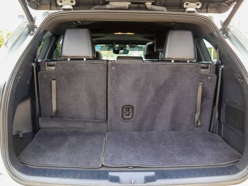 Used 2023 Toyota Highlander XSE FWD image 32