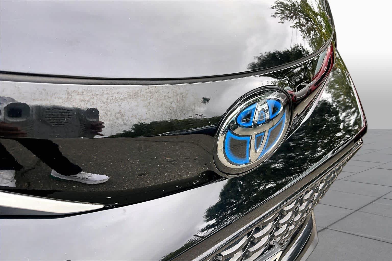 Used 2023 Toyota Sienna XSE w/ XSE Plus Package AWD/4WD image 29