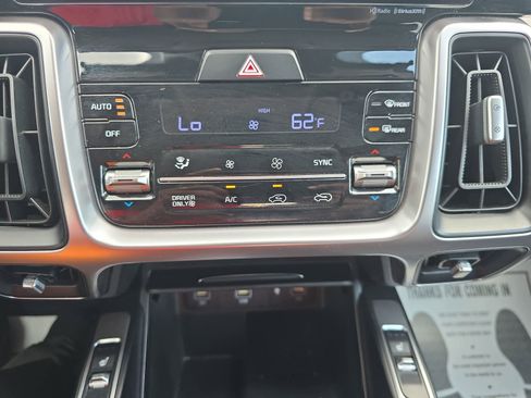 Used 2022 Kia Sorento EX FWD image 23