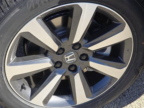 New 2025 Honda Pilot Touring image 14