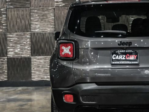 Used 2017 Jeep Renegade Altitude AWD/4WD image 44