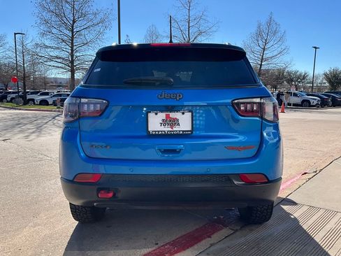 Used 2025 Jeep Compass Trailhawk image 7