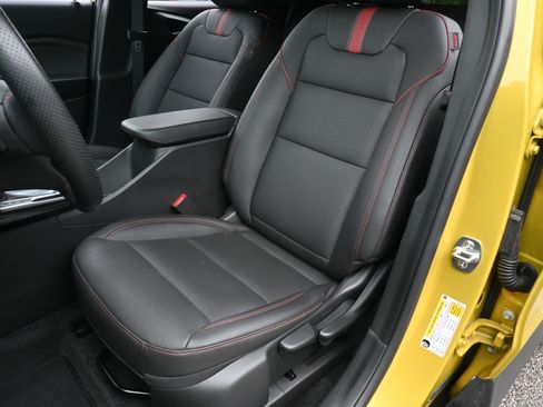 Used 2024 Chevrolet Trax RS w/ Driver Confidence Package image 16