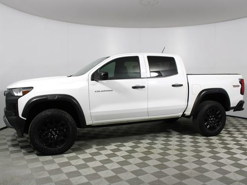 Used 2024 Chevrolet Colorado Trail Boss w/ Technology Package AWD/4WD image 42