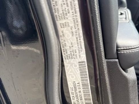 Used 2023 Jeep Grand Cherokee L Limited AWD/4WD image 31