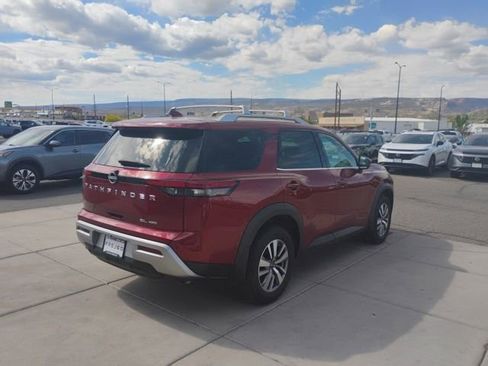 Used 2023 Nissan Pathfinder SL image 5