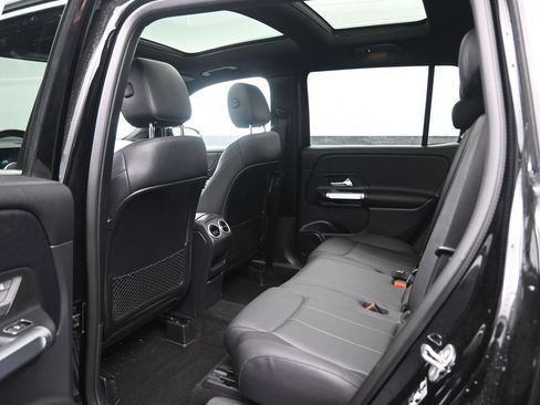 Used 2023 Mercedes-Benz GLB 250 4MATIC image 27