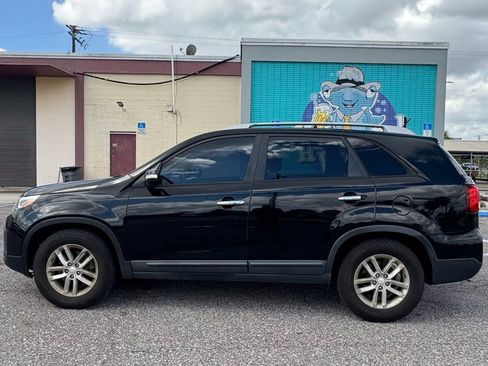 Used 2014 Kia Sorento LX image 6