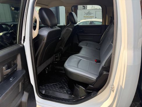 Used 2020 RAM 3500 Tradesman w/ Chrome Appearance Group AWD/4WD image 19