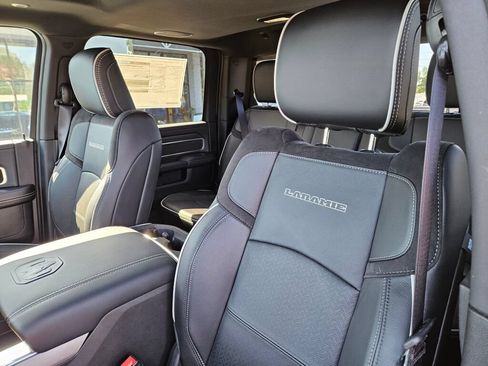 New 2026 RAM 3500 Laramie AWD/4WD image 18