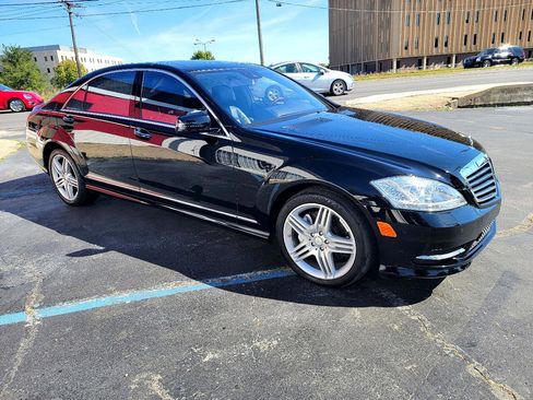 Used 2013 Mercedes-Benz S 550 4MATIC w/ Sport Pkg image 11