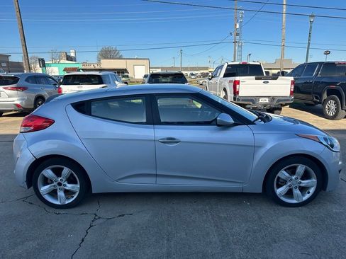 Used 2012 Hyundai Veloster image 6