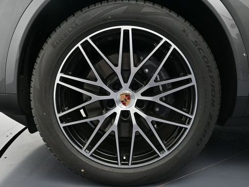 Certified 2026 Porsche Cayenne AWD/4WD image 26