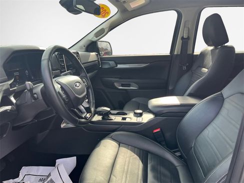 Used 2024 Ford Ranger Lariat w/ Trailer Tow Package image 12