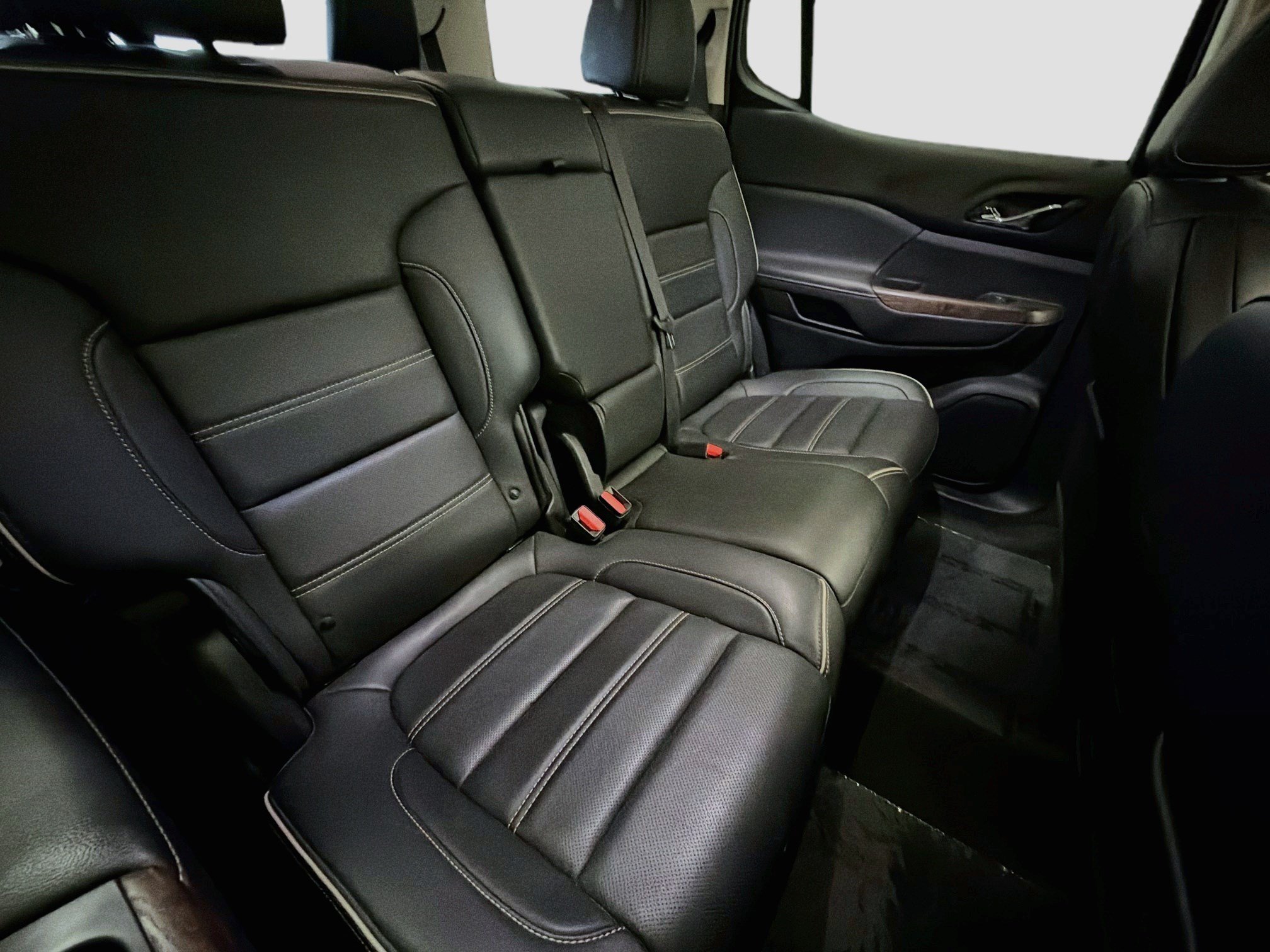 Used 2023 GMC Acadia Denali FWD image 14