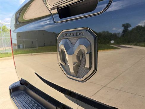 Used 2022 RAM 1500 Big Horn AWD/4WD image 11
