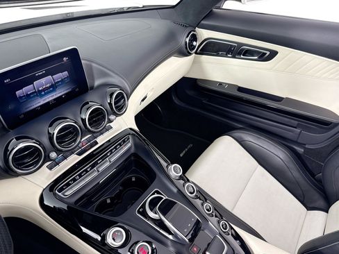 Used 2018 Mercedes-Benz AMG GT Roadster image 24