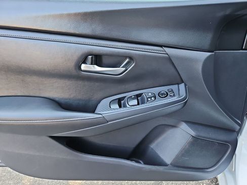 Used 2024 Nissan Sentra SV FWD image 23