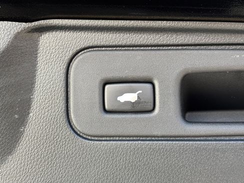 Used 2023 Honda Passport EX-L image 8