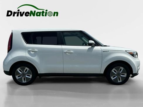 Used 2017 Kia Soul EV image 4