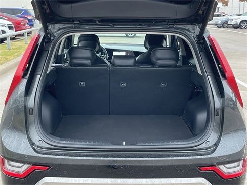 Used 2024 Kia Niro SX Touring image 30