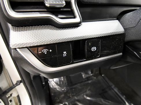 Certified 2023 Kia Sportage LX AWD/4WD image 19