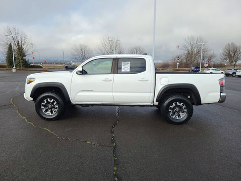 Used 2020 Toyota Tacoma TRD Off-Road image 11