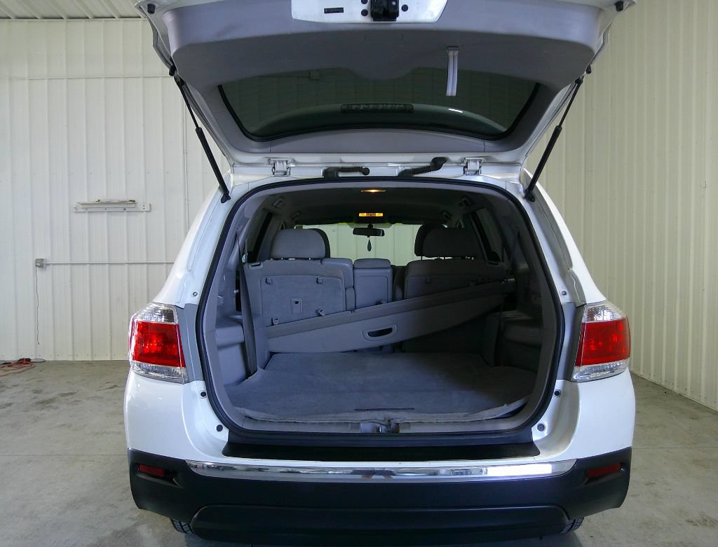 Used 2013 Toyota Highlander Plus FWD image 31