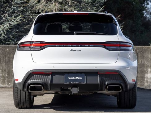 Certified 2026 Porsche Macan AWD/4WD image 10
