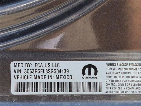 Used 2025 RAM 2500 Laramie AWD/4WD image 15