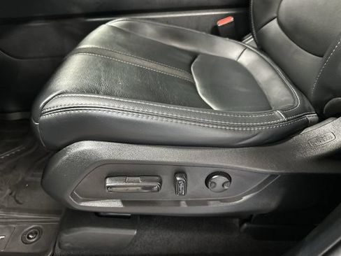 Used 2025 Honda Pilot EX-L image 18