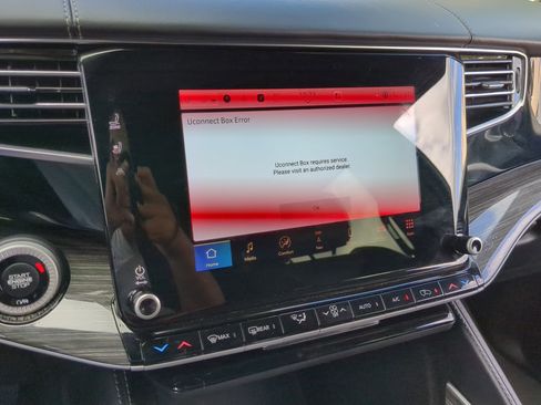 Used 2022 Jeep Wagoneer Series III w/ Flexible Seating Group image 20